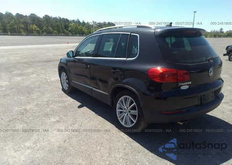 2013 Volkswagen Tiguan Se W/Sunroof & Nav z USA, uszkodzony, nr VIN WVGAV3AXXDW560271